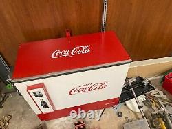 Nice Vintage Coca-Cola Glasco GBV-60 Slider Vending Machine Fishtail Coke