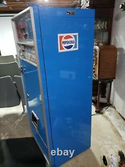ORIGINAL Vintage Pepsi Cola Vending Machine Model LCV 136 4B DRINK COKE
