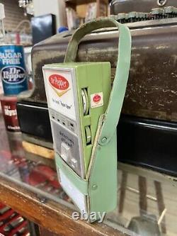 Original 1960s Dr. Pepper Transistor Radio Vending Machine In Case Very Rare