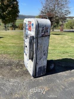 Original Embossed 7 Up Vendo 81 Soda Machine Classic Vintage 44 Vmc