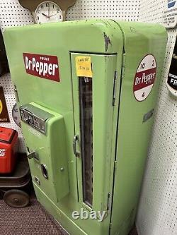 Original Vintage Vendo VMC 110 Dr Pepper Soda Machine