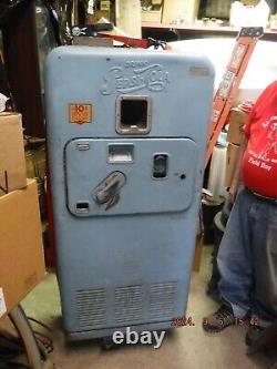 PEPSI MACHINE VMC 33 VINTAGE All Original/RUNS AND COOLS RARE FIND GREAT SHAPE