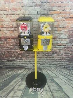 Peanuts & chocolate M&m's candy machine vintage Acorn gumball candy penny