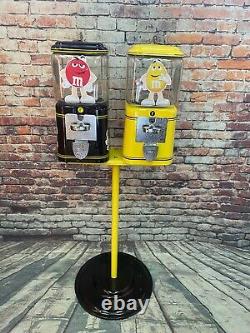 Peanuts & chocolate M&m's candy machine vintage Acorn gumball candy penny