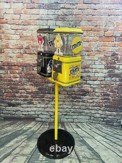 Peanuts & chocolate M&m's candy machine vintage Acorn gumball candy penny