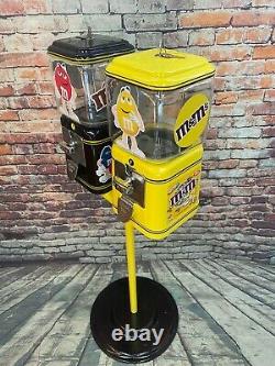 Peanuts & chocolate M&m's candy machine vintage Acorn gumball candy penny