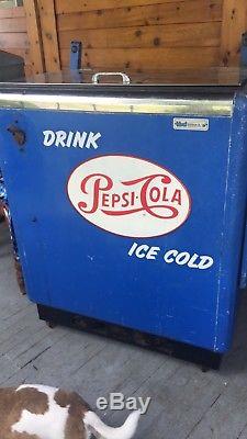 Pepsi 10 cent Vendng / Cooler Machine Late 50s