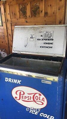 Pepsi 10 cent Vendng / Cooler Machine Late 50s