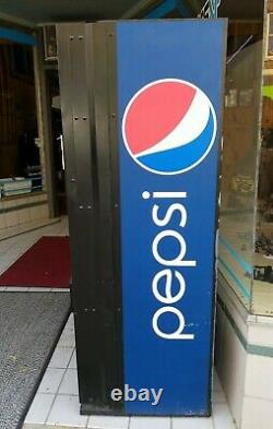 Pepsi Soda Pop Vending Machine Cans Model DNCB 368MC/216-8