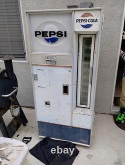 Pepsi Soda Vending Machine Vintage Fully functional withcoin return