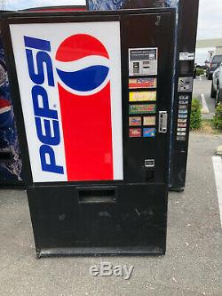 Pepsi Vendo 322-7 Soda Vending Machine Accepts Coins Only