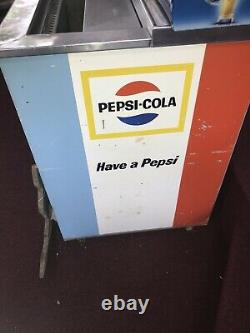 Pepsi Vintage Cooler/machine 1960s