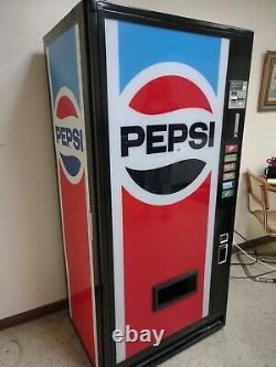 Pepsi-cola Vending Machine