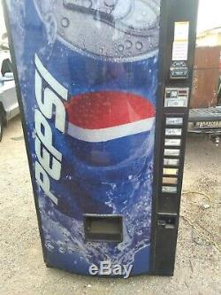 Pepsi cola vending machine- USED Excellent Condition with keys