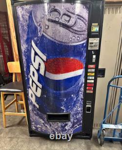 Pepsi vending machine Does not work! Don't know what's wrong with it