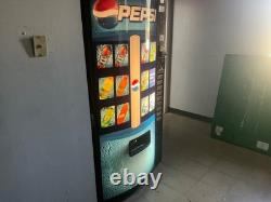 Pepsi vending machine Does not work! Don't know what's wrong with it