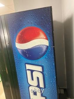 Pepsi vending machine Does not work! Don't know what's wrong with it