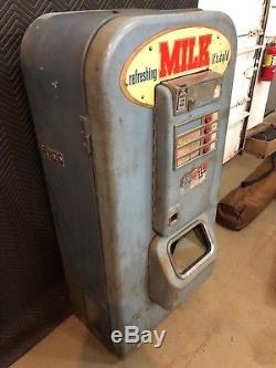 RARE 1950's Original Vendo 81 Milk Vending Machine