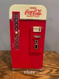 RARE Enesco Coca-Cola Lighted Vending Machine Factory Moving Music Box VIDEO