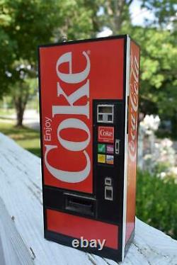 RARE Vintage Collectible Coca Cola Advertising Transistor Radio Vending Machine