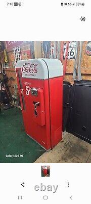 RIP OFF! Vendo 81b Coke Coca Cola Machine Beautiful V81 RIP OFF