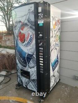 ROYAL RVCDE 768-10 Soda Vending Machine