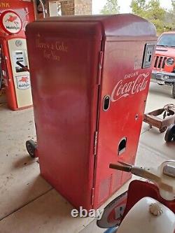 Rare Vmc 242 Coca-Cola Coke Machine