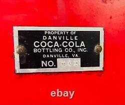 Red Cavalier C-51 Coke machine. 1951, vintage. Working condition