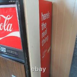 Retro COCA Cola 01C0630AE Pop Soda Vending Machine Coke Drinking