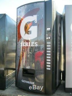 Royal Bottles/Cans Soda Vending Machine