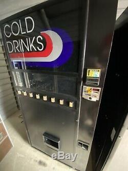 Royal Vendors 552-8 Soda Can Cold Drink 8 Selection Live View Vending Machine