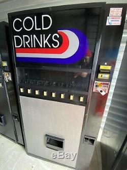 Royal Vendors 552-8 Soda Can Cold Drink 8 Selection Live View Vending Machine