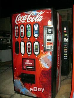 Royal Vendors 660 Soda Pop Drink Vending Machine