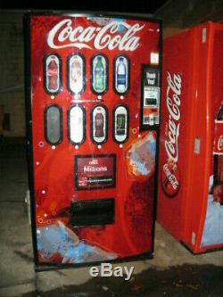 Royal Vendors 660 Soda Pop Drink Vending Machine