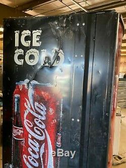 Royal Vendors RVCC 804-9 Soda Can Cold Drink 9 Selection Vending Machine Used