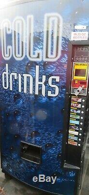 Royal Vendors Soda Canned/Bottled Drink Vending Machine Model 660