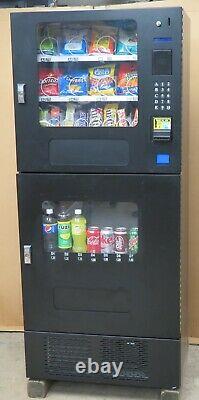 Seaga Canned/Bottled Soda and Snack Combination Vending Machine