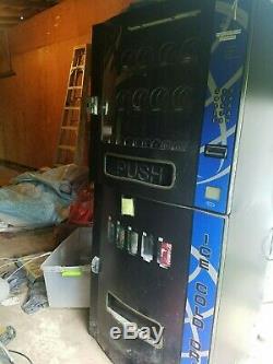 Seaga Elite HF3500 Soda & Snack Vending Machine