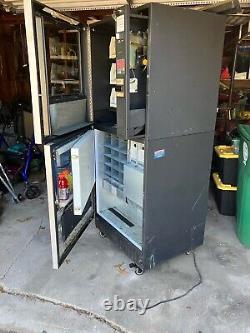 Seaga Vending Machine Snack Soda Combo RC-800 (Missing Compressor Assembly)