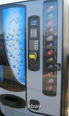 Selectivend/USI Soda Vending Machine Cans or Bottles With Credit Card Reader