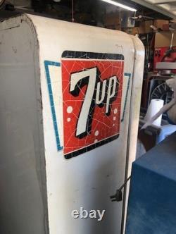 Seven Up VMC 110 Soda Machine, Very Scarce, FOB Southern California
