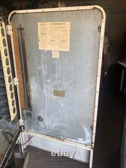 Seven Up VMC 110 Soda Machine, Very Scarce, FOB Southern California