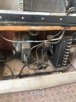 Seven Up VMC 110 Soda Machine, Very Scarce, FOB Southern California