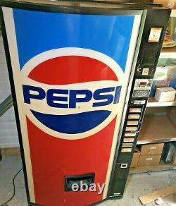 Soda Vending Machine Pepsi Dixie Narco Model DNCB 368 MC/216-8 Vending Machine