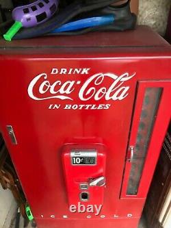 Texas Coca Cola bottled 1956 Coke Machine n working condition & all parts no key