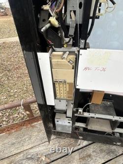Used Royal 376-8 Soda Vending Machine