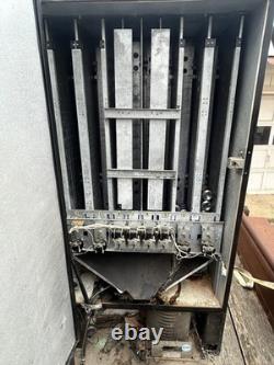 Used Royal 376-8 Soda Vending Machine