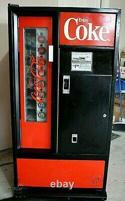 VINTAGE 1964 CAVALIER USS-8-64 Coca Cola MACHINE. COKE. Good working condition