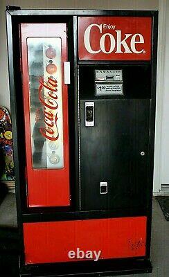 VINTAGE 1964 CAVALIER USS-8-64 Coca Cola MACHINE. COKE. Good working condition