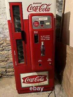 VINTAGE COCA COLA COKE Cavalier Vending Machine